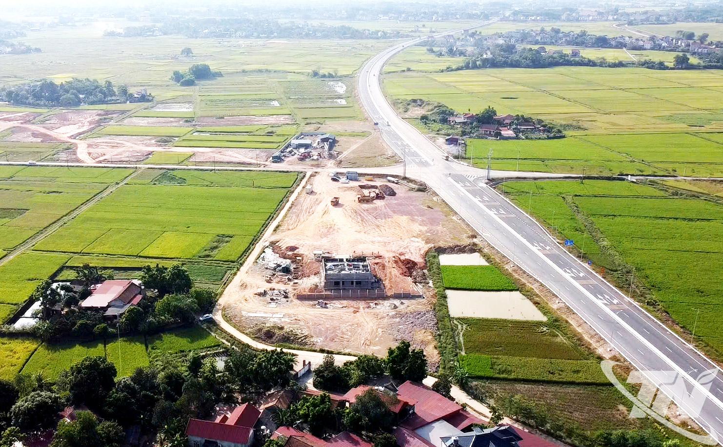 Hạ tầng các khu, cụm công nghiệp trên địa bàn tỉnh được đầu tư đồng bộ, mở rộng không gian   phát triển, tạo sức hút với các nhà đầu tư và tăng nguồn thu ngân sách.