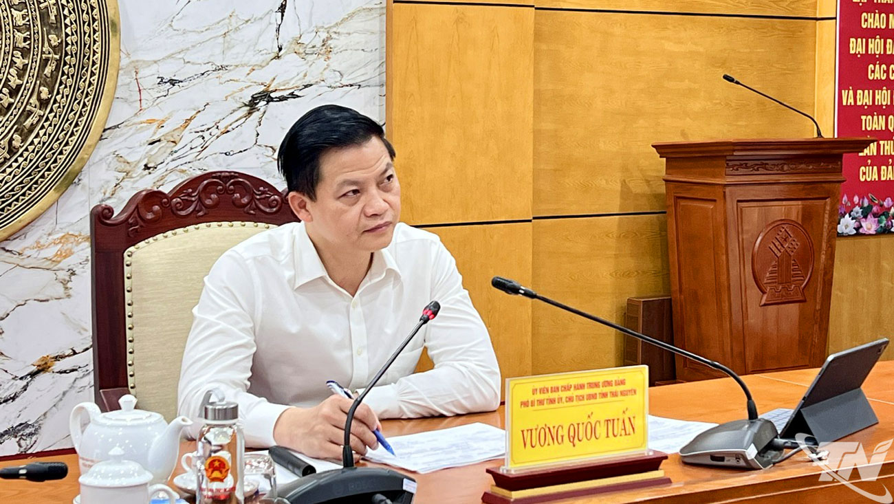 Đồng chí Vương Quốc Tuấn, Chủ tịch UBND tỉnh chủ trì Hội nghị.