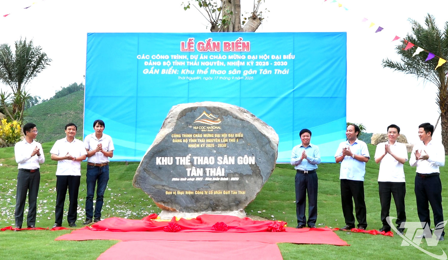 Gắn biểu công trình Dự án Khu thể thao sân golf Tân Thái