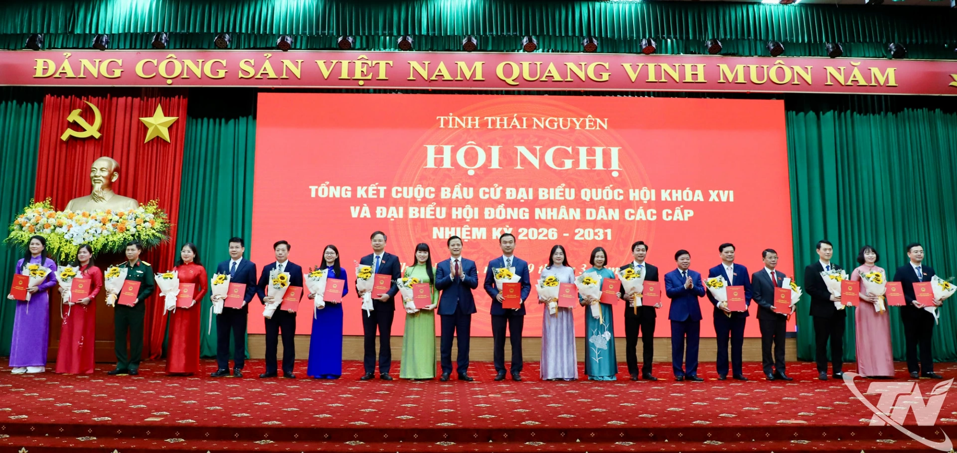 Trao giấy chứng nhận đại biểu HĐND tỉnh khóa XV, nhiệm kỳ 2026-2031.