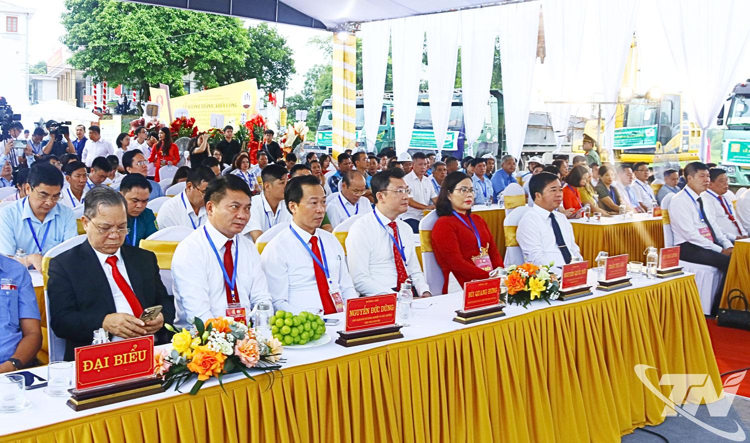 Các đại biểu tham dự Lễ khởi công Dự án.