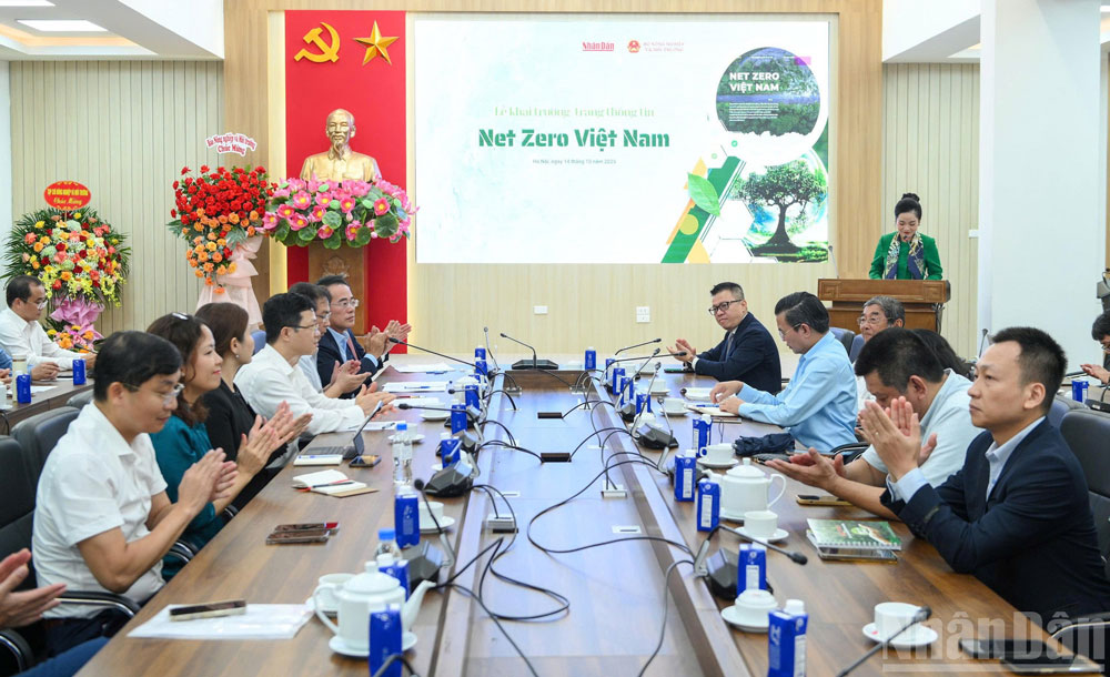 Quang cảnh Lễ ra mắt trang thông tin Net Zero Việt Nam tại trụ sở Báo Nhân Dân.