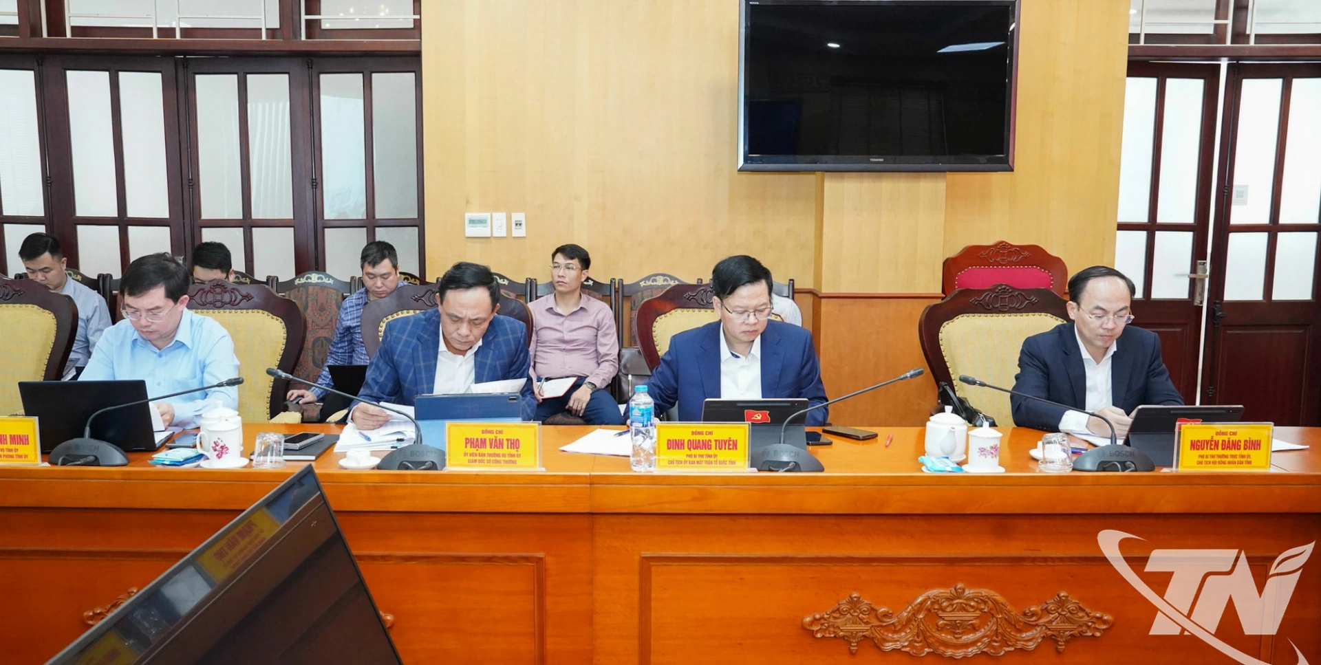 Các đồng chí Thường trực Tỉnh ủy, Ủy viên Ban Thường vụ Tỉnh ủy, Thường trực HĐND, lãnh đạo UBND tỉnh dự Hội nghị.