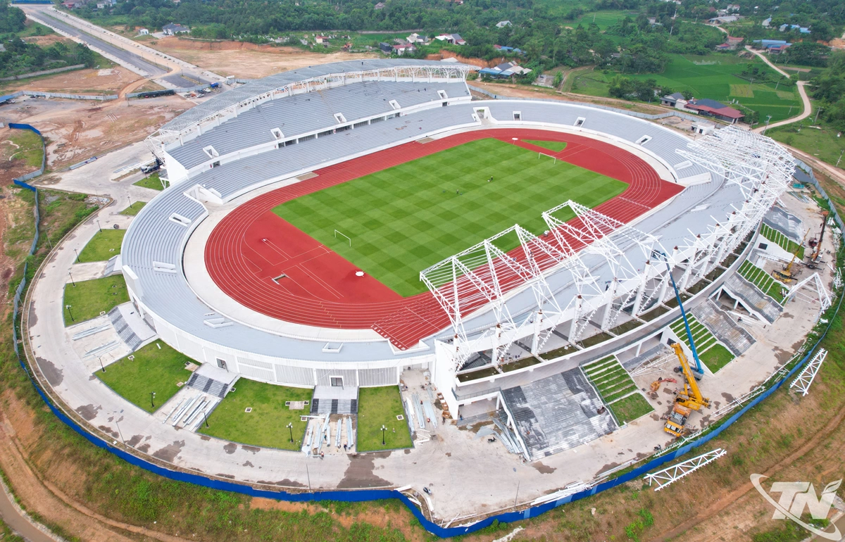 Với sức chứa 22.000 chỗ ngồi, Sân vận động Thái Nguyên (có tổng mức đầu tư trên 535 tỷ đồng) là sân vận động lớn nhất vùng trung du, miền núi phía Bắc. Hiện nay, các nhà thầu đang khẩn trương hoàn thành những hạng mục cuối cùng để bàn giao, đưa công trình vào sử dụng trong quý III năm nay.