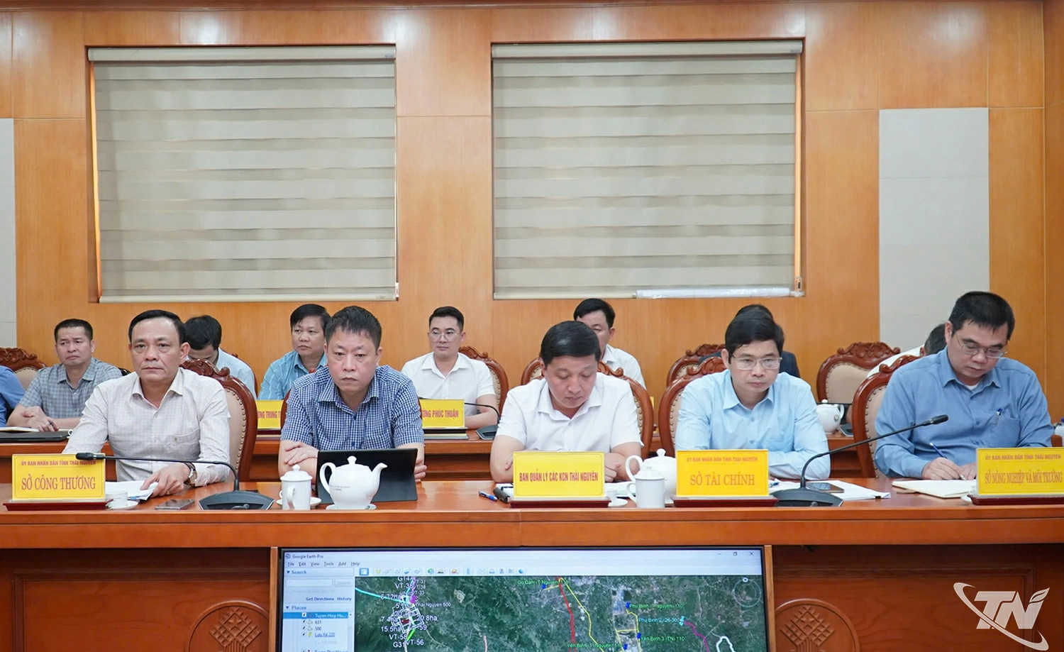 Lãnh đạo Sở Công thương cùng các đơn vị liên quan tham gia hội nghị.