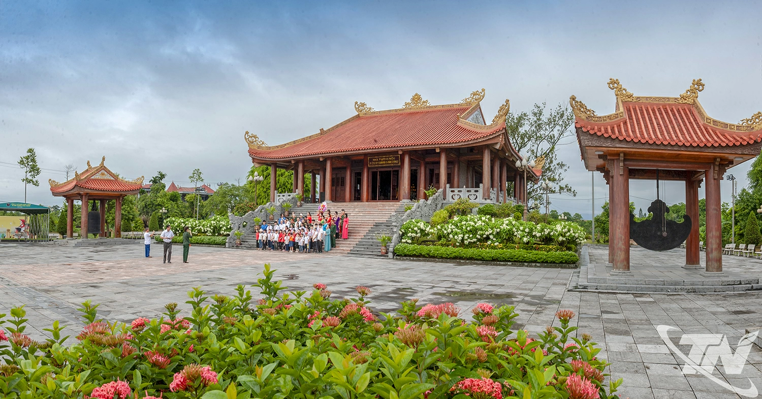 Khu di tích lịch sử Quốc gia Địa điểm lưu niệm các thanh niên xung phong Đại đội 915 hy sinh tại ga Lưu Xá (phường Gia Sàng).