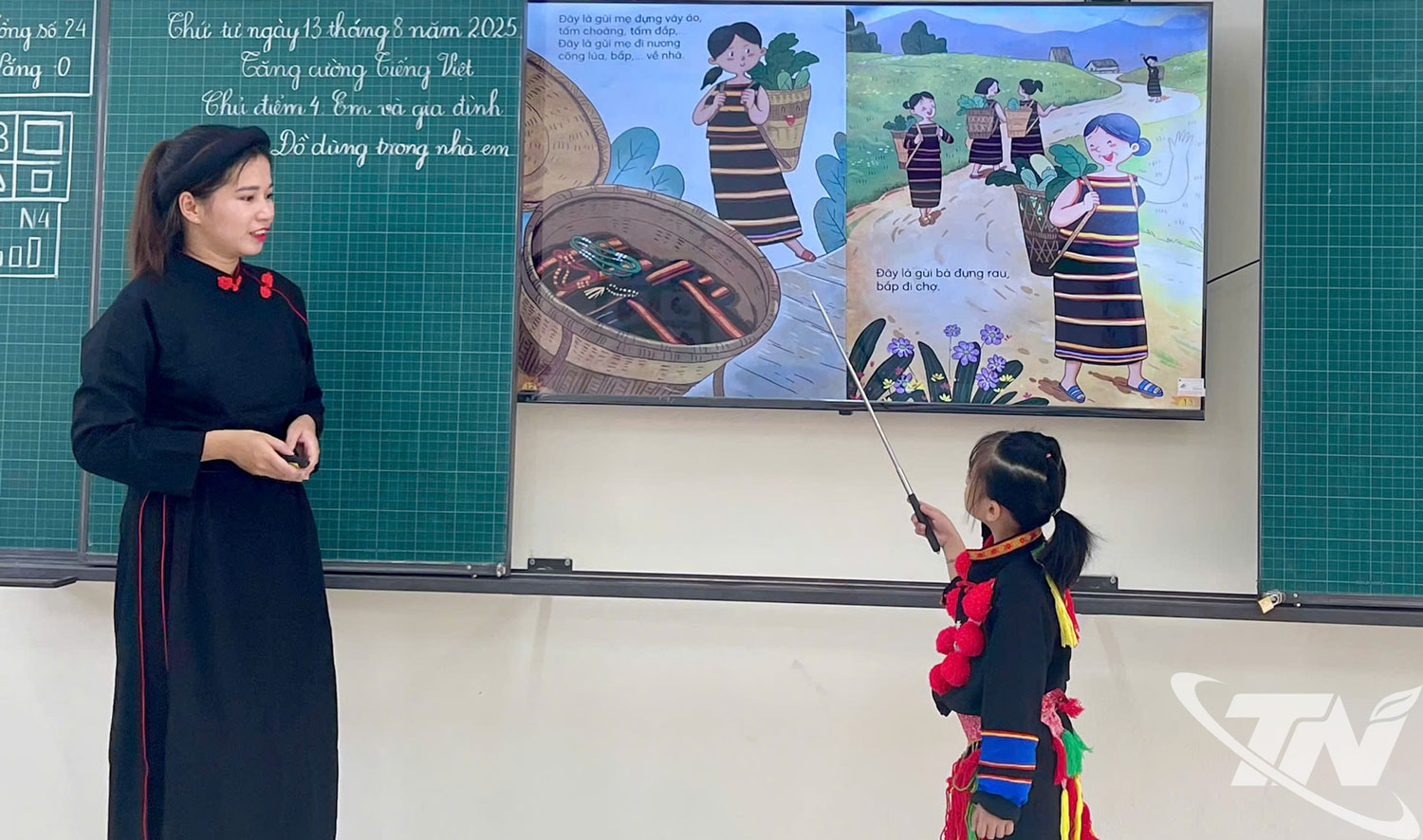 Trang thiết bị giảng dạy đầy đủ, các em nhỏ vùng cao đang từng ngày tự tin hơn với tiếng Việt.