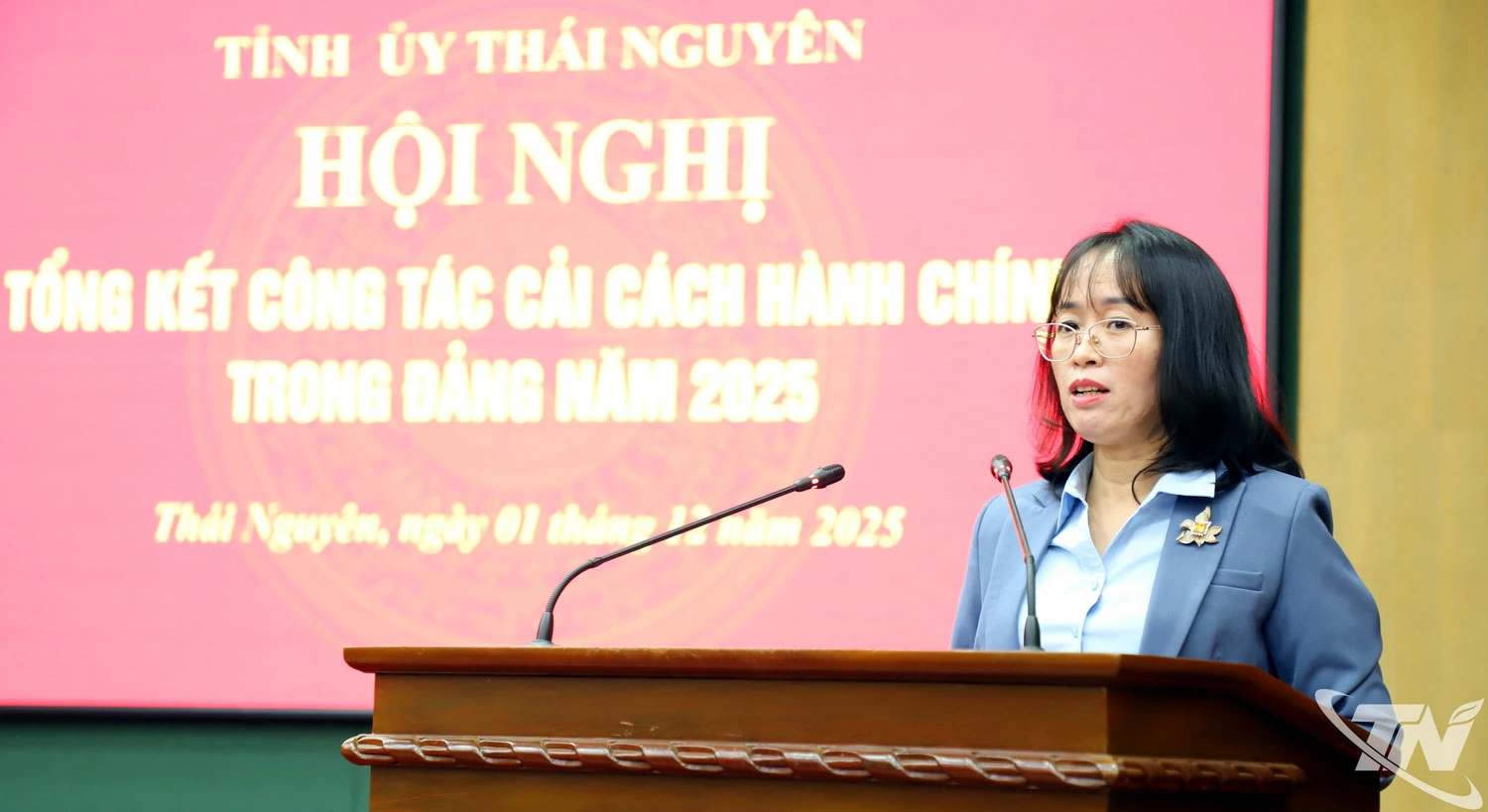 Đại biểu tham luận tại Hội nghị.