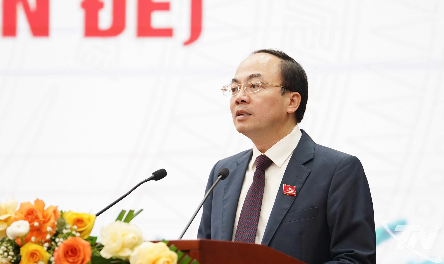 Đồng ch&iacute; Ph&oacute; B&iacute; thư Thường trực Tỉnh ủy, Chủ tịch HĐND tỉnh Nguyễn Đăng B&igrave;nh ph&aacute;t biểu tại Kỳ họp.