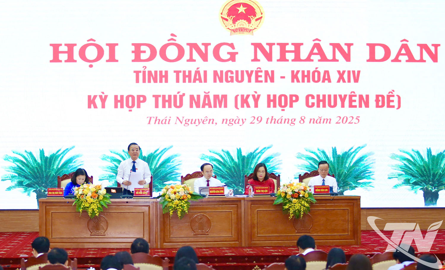 Chủ tọa Kỳ họp.
