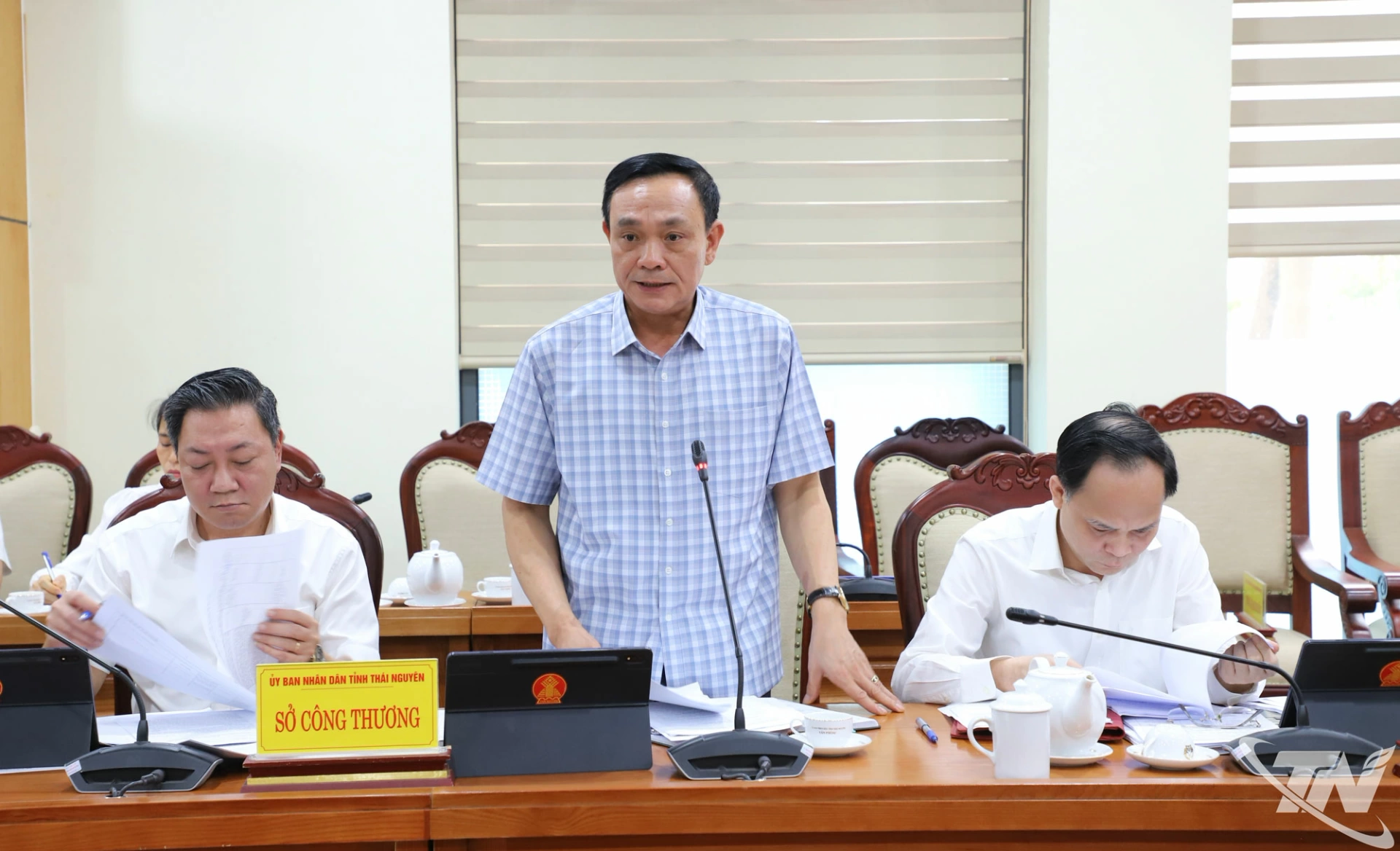 Các đại biểu thảo luận tại Hội nghị.