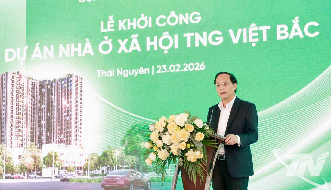 Đồng chí Phó Chủ tịch UBND tỉnh Nguyễn Linh phát biểu.