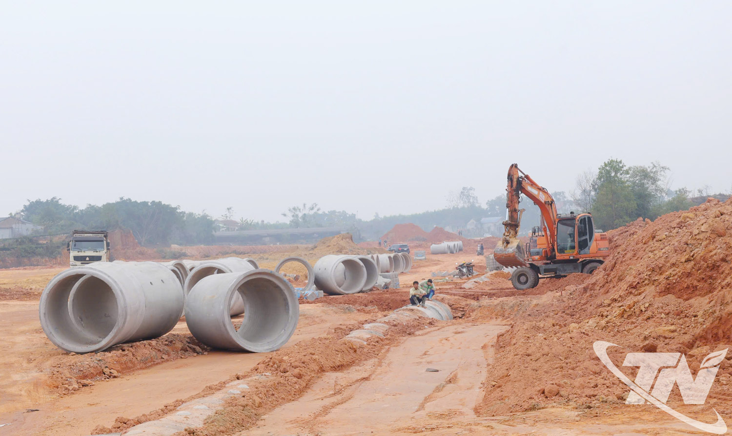 Thi công mặt bằng Khu công nghiệp Sông Công II - giai đoạn 2.