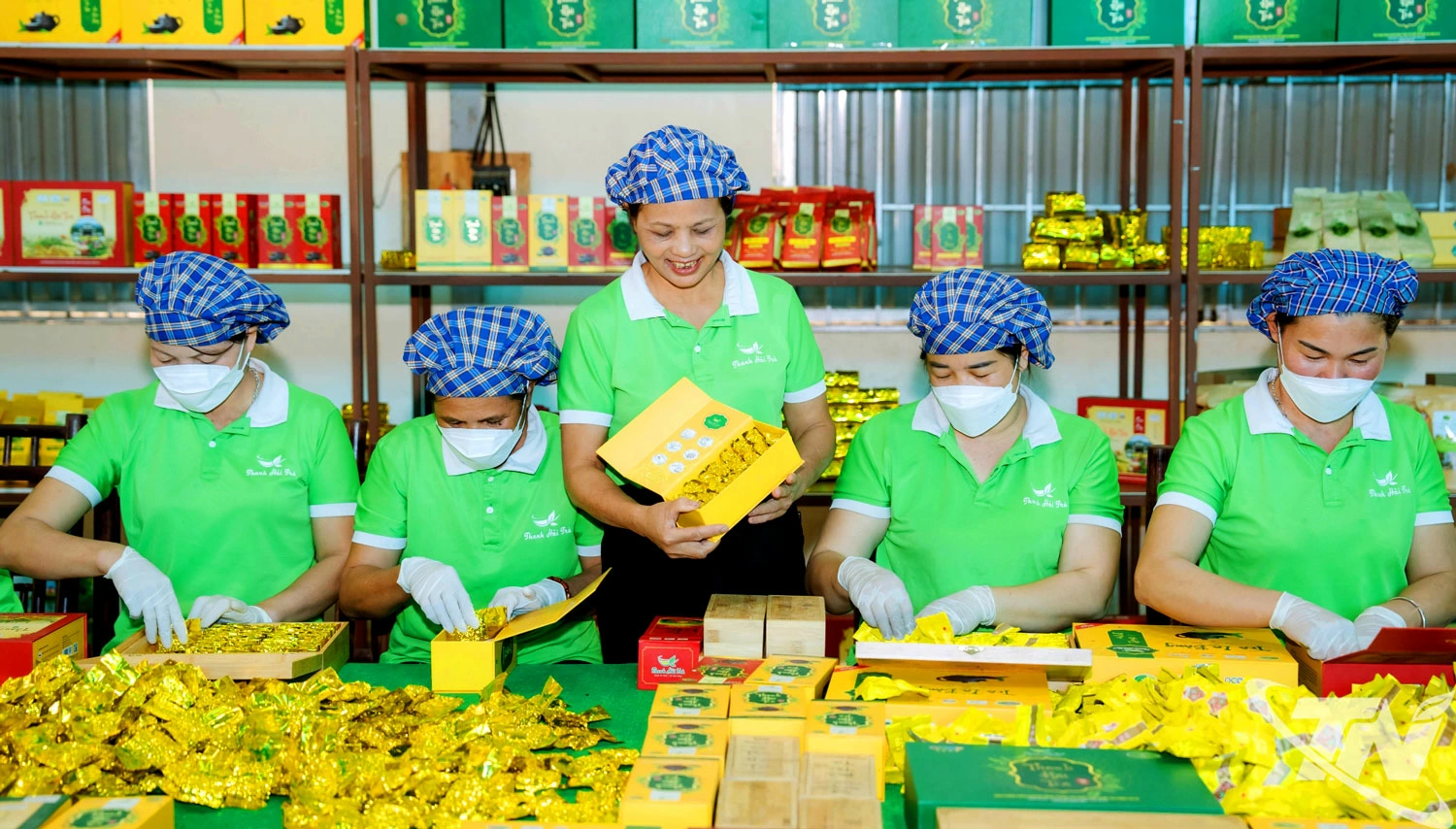 HTX chè La Bằng (xã La Bằng) là một trong những đơn vị được Quỹ Khuyến công của tỉnh hỗ trợ thực hiện Đề án ứng dụng máy móc thiết bị trong chế biến chè