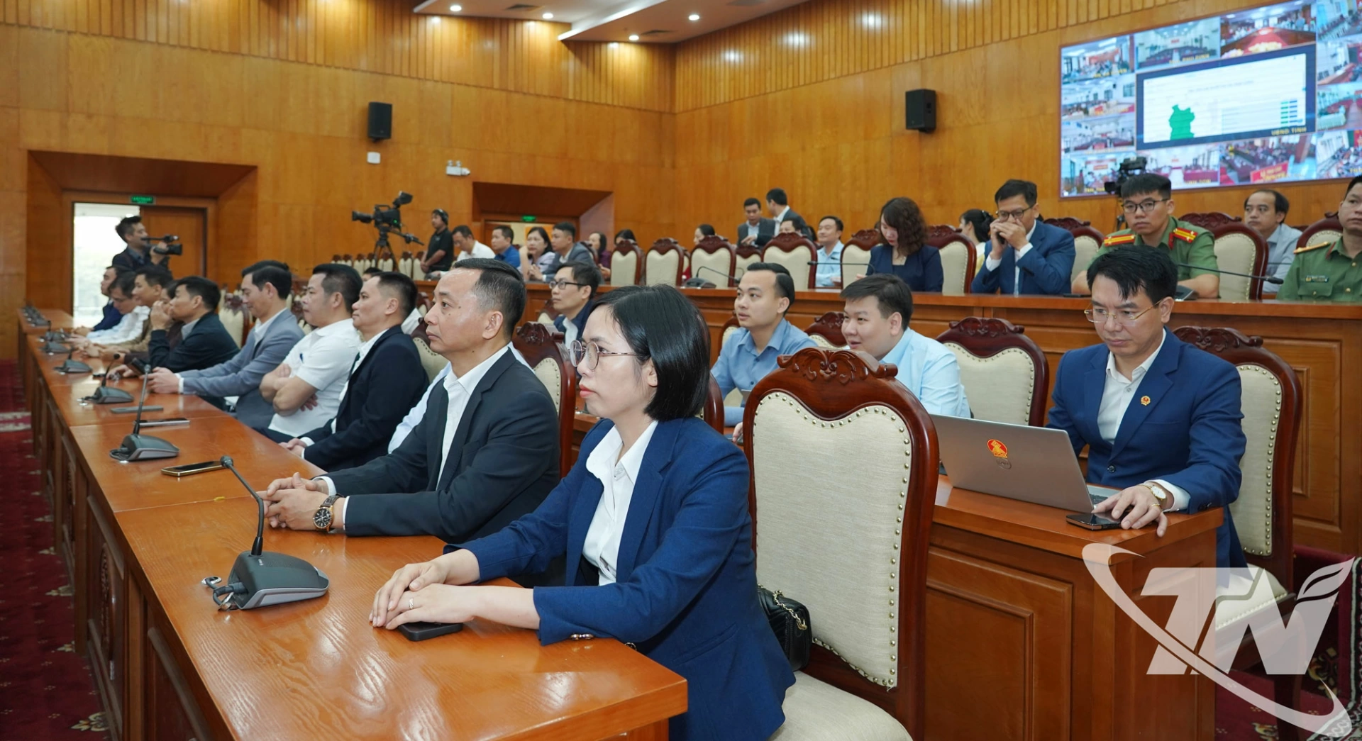 Các đại biểu tham dự chương trình.