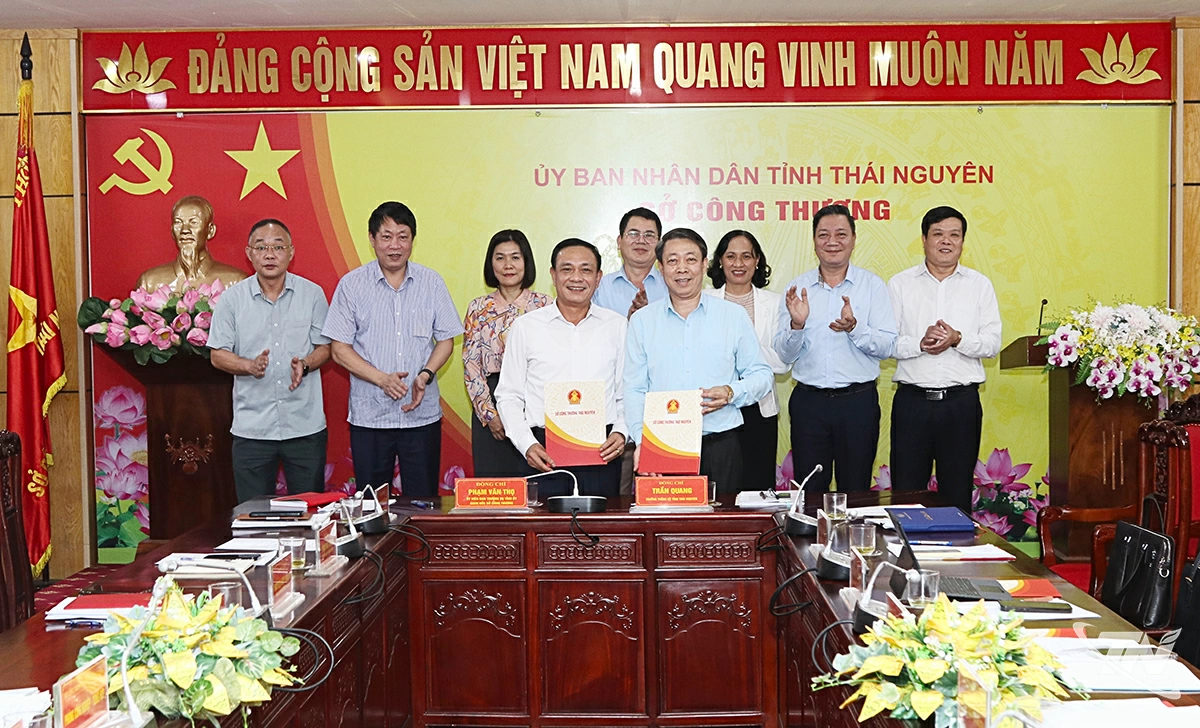 Ký biên bản ghi nhớ phối hợp công tác giữa hai đơn vị