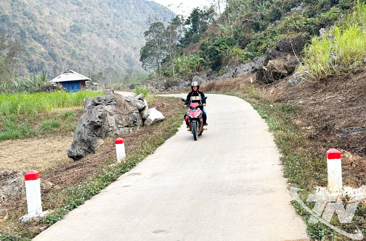 Thực hiện Chương trình mục tiêu Quốc gia xây dựng nông thôn mới, nhiều tuyến đường ở các địa bàn miền núi, vùng cao của Thái Nguyên đã được đầu tư cứng hóa, mở rộng, tạo điều kiện thuận lợi thúc đẩy phát triển kinh tế - xã hội.