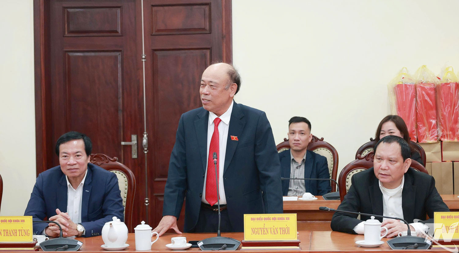 Các đại biểu phát biểu tại buổi gặp mặt.