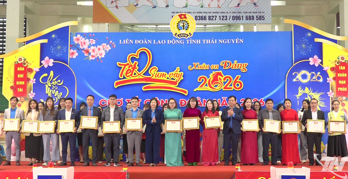 Liên đoàn Lao động tỉnh đã trao Bằng khen