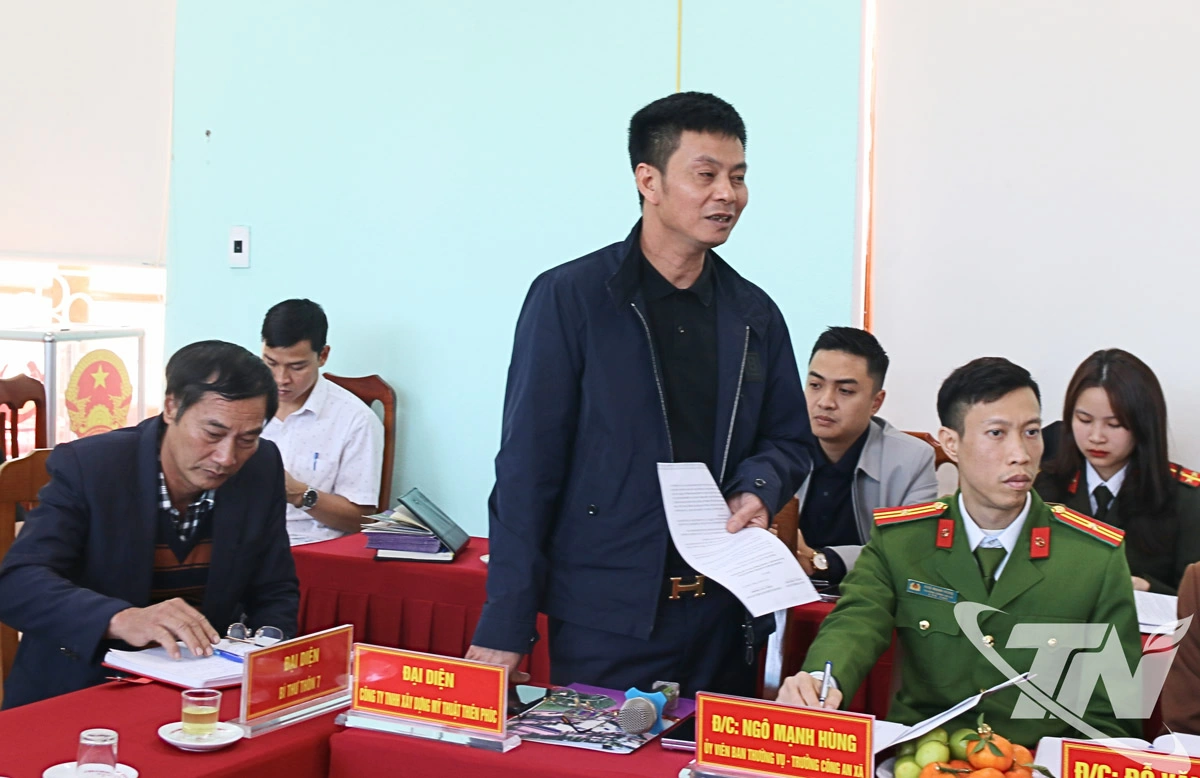 Đại diện C&ocirc;ng ty TNHH X&acirc;y dựng mỹ thuật Thi&ecirc;n Ph&uacute;c ph&aacute;t biểu tại buổi kiểm tra.