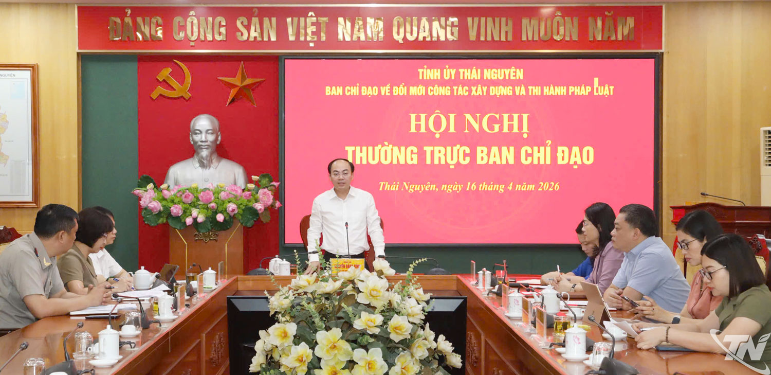 Đồng chí Nguyễn Đăng Bình chủ trì Hội nghị.