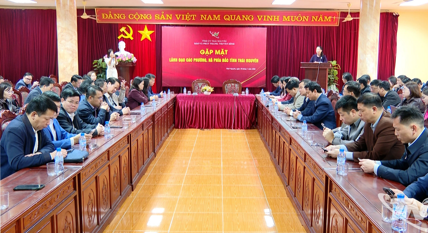 Các đại biểu dự hội nghị.