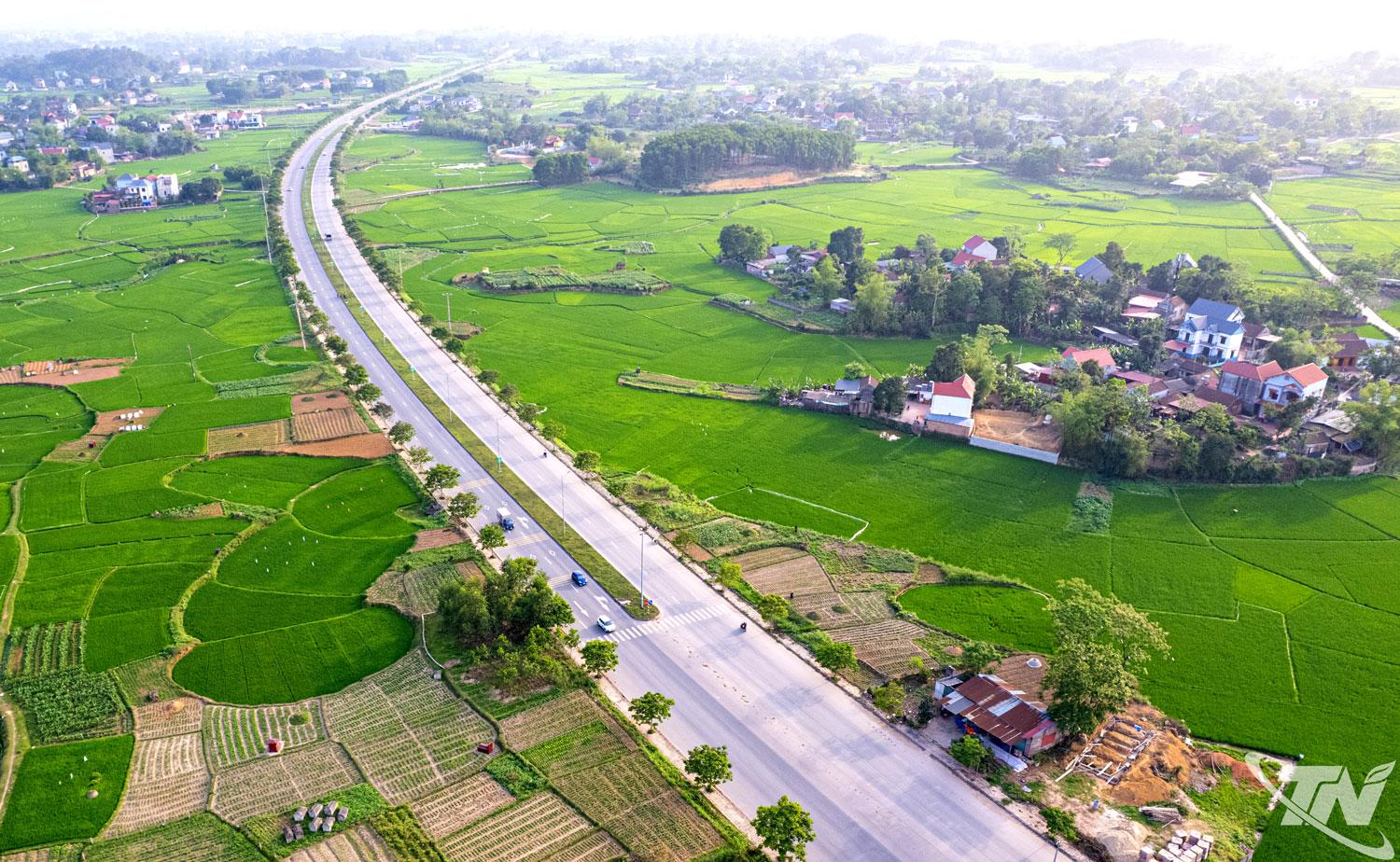 Tuyến đường vành đai V đoạn qua địa bàn tỉnh Thái Nguyên được hoàn thành, đưa vào khai thác, tạo động lực thúc đẩy kinh tế - xã hội của các địa phương phát triển.
