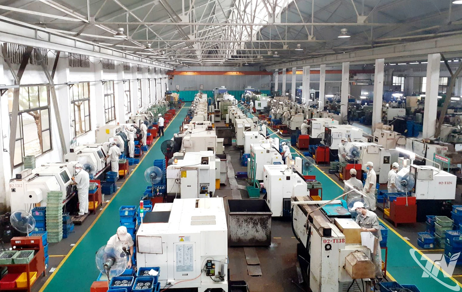 Các doanh nghiệp trên địa bàn tỉnh Thái Nguyên chủ động triển khai nhiều giải pháp thích ứng, bảo đảm ổn định sản xuất, kinh doanh. Trong ảnh: Sản xuất linh kiện, phụ tùng ô tô, xe máy và các sản phẩm cơ khí tại Công ty CP Phụ tùng máy số 1.
