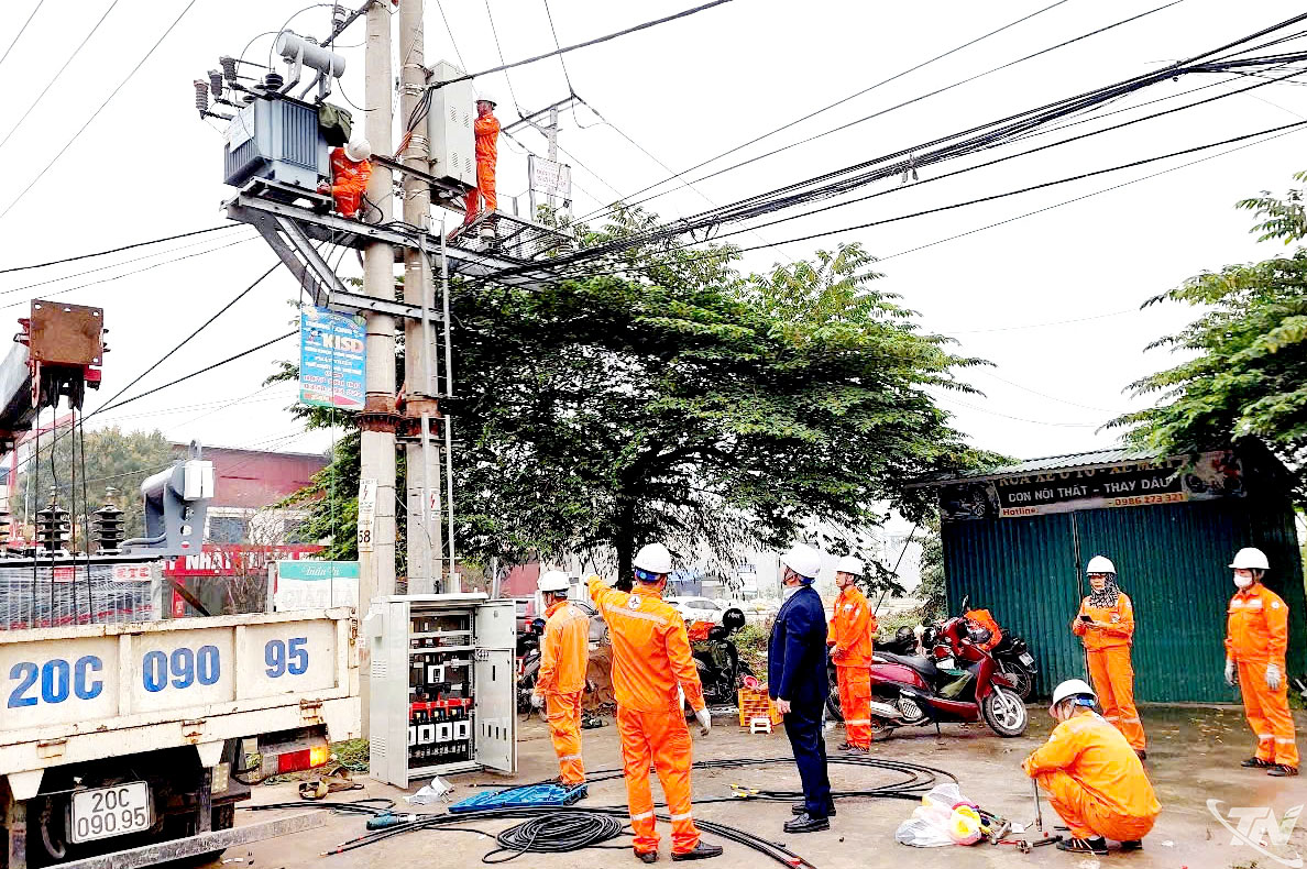 Công ty Điện lực Thái Nguyên luôn nỗ lực phục vụ, đáp ứng nhu cầu sử dụng điện ngày càng cao của khách hàng.