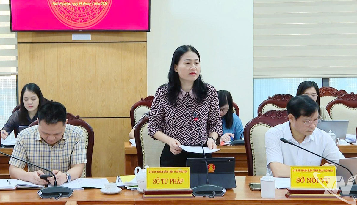Đại biểu thảo luận tại Phiên họp.