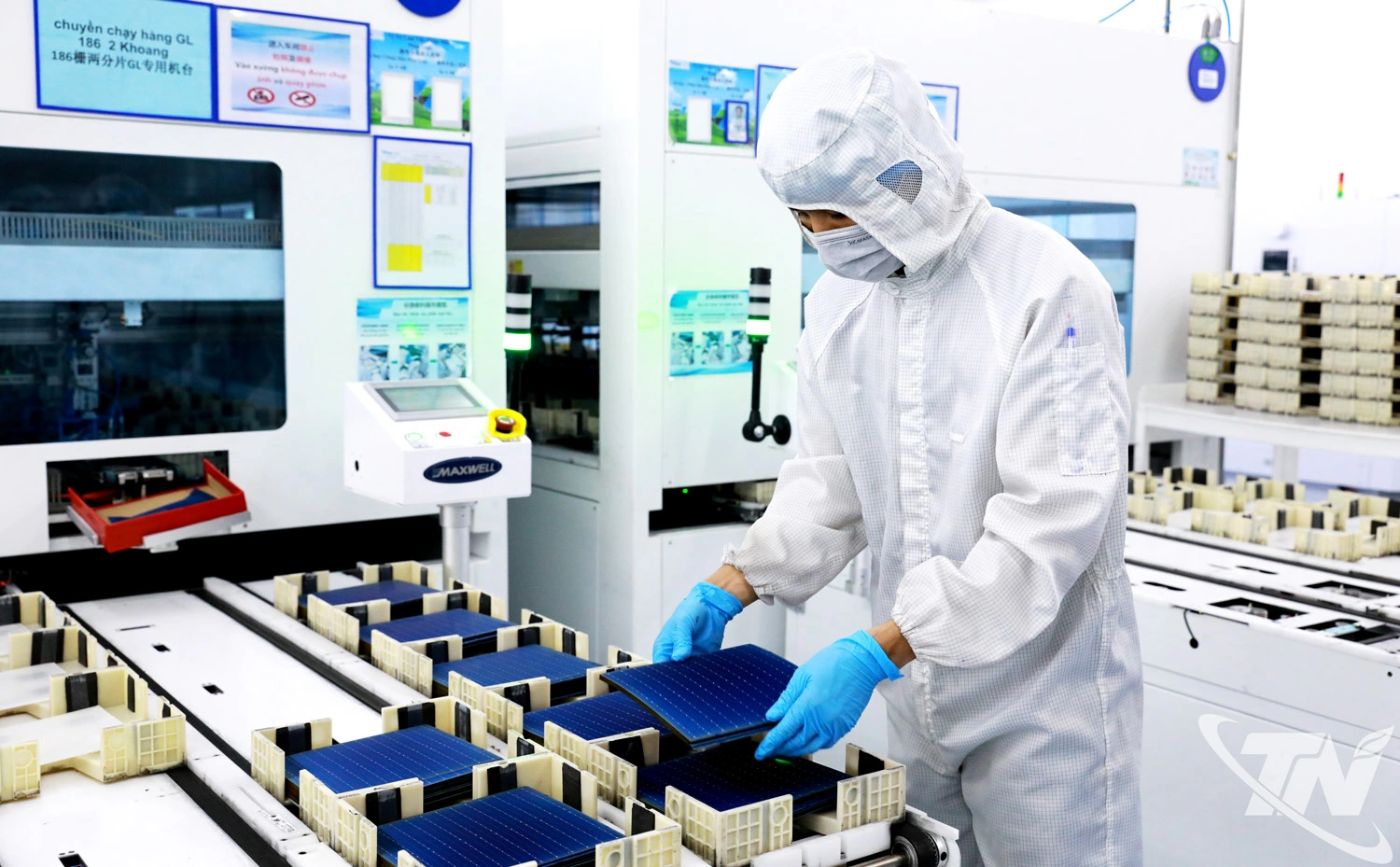 Năm 2026, tỉnh Thái Nguyên phấn đấu chỉ số sản xuất công nghiệp (IIP) tăng từ 14,5% trở lên. Trong ảnh: Sản xuất tấm pin năng lượng mặt trời tại Công ty TNHH Phát triển năng lượng Trina Solar (Khu công nghiệp Yên Bình).