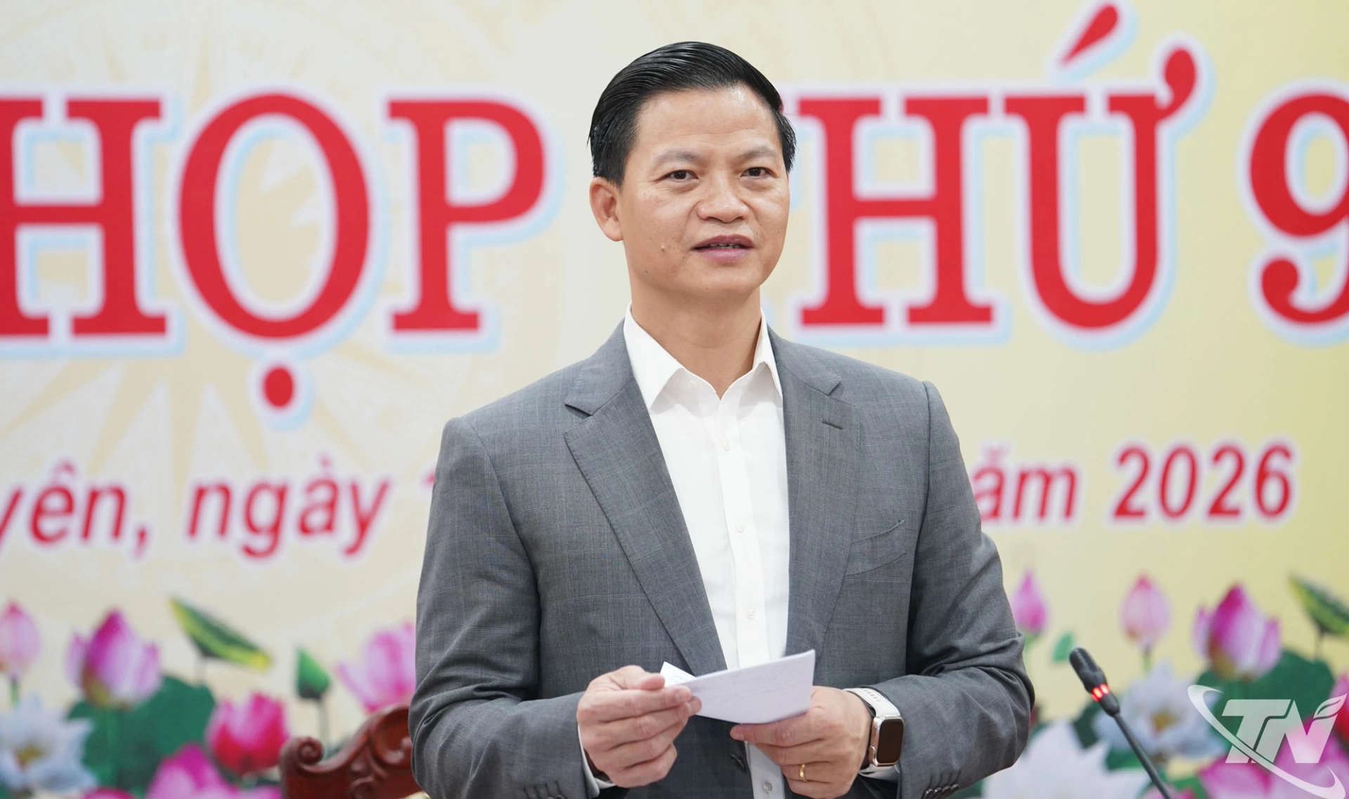 Đồng chí Chủ tịch UBND tỉnh Vương Quốc Tuấn phát biểu kết luận Phiên họp.