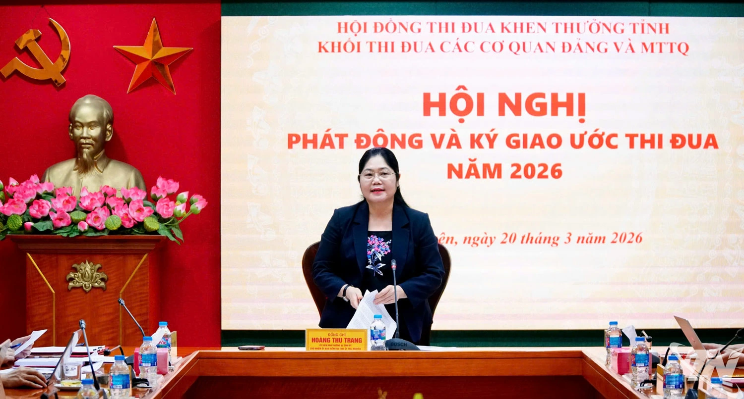 Đồng chí Hoàng Thu Trang, Ủy viên Ban Thường vụ, Chủ nhiệm Ủy ban Kiểm tra Tỉnh ủy phát biểu tại Hội nghị.