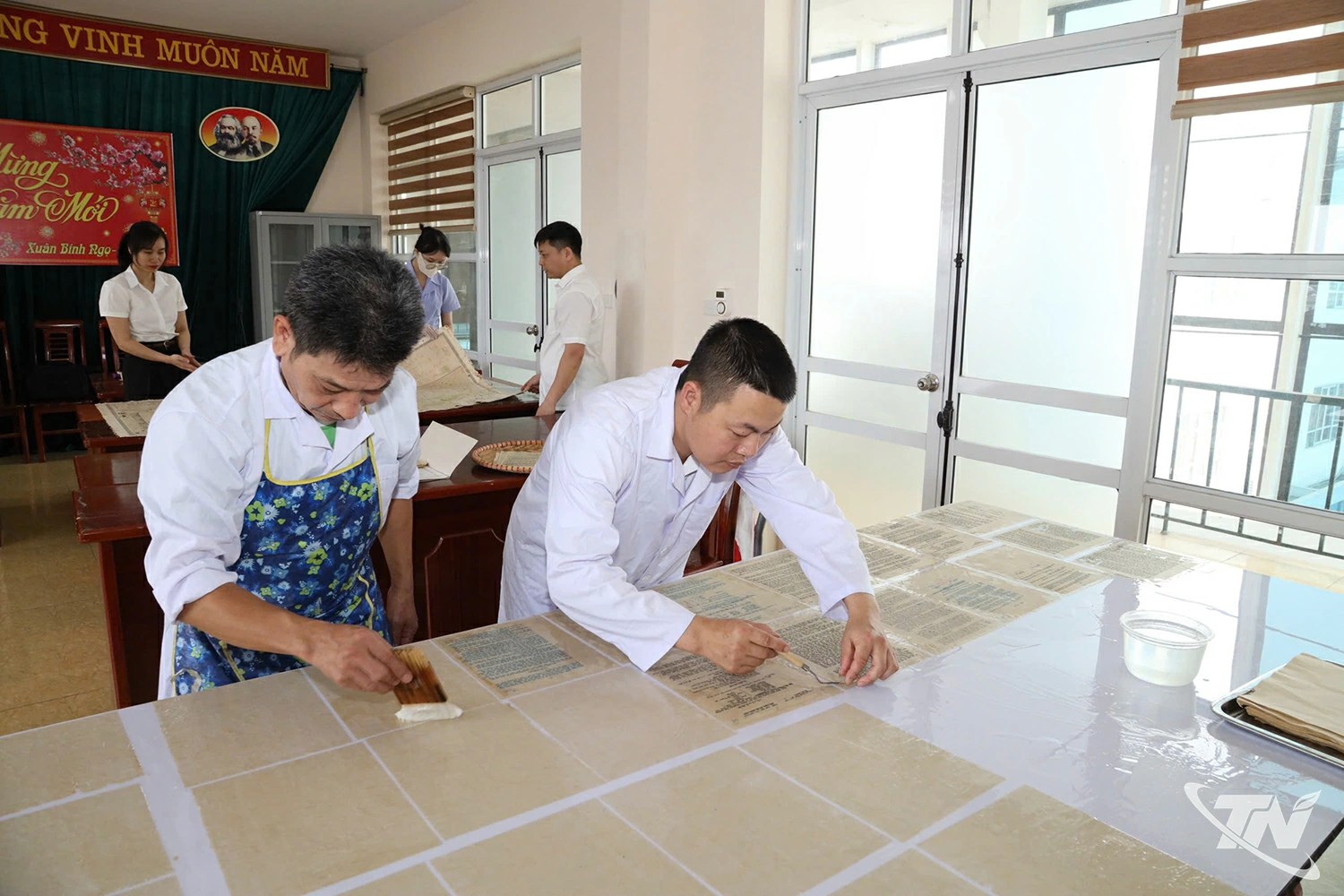 Việc bồi nền, phục chế tài liệu không chỉ giúp kéo dài tuổi thọ tài liệu giấy  mà còn tạo điều kiện cho công tác số hóa, xây dựng cơ sở dữ liệu  và khai thác tài liệu trên môi trường số.