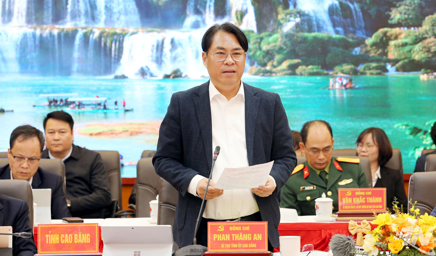 Đồng ch&iacute; B&iacute; thư Tỉnh ủy Cao Bằng Phan Thăng An ph&aacute;t biểu tại Hội nghị.