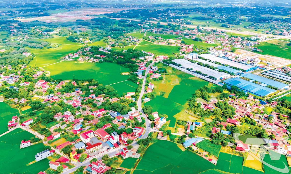 Nhiều làng quê trên địa bàn tỉnh Thái Nguyên đang đổi thay từng ngày với cảnh quan nông thôn khang trang, đường làng sạch đẹp, đời sống người dân ngày càng được nâng cao.