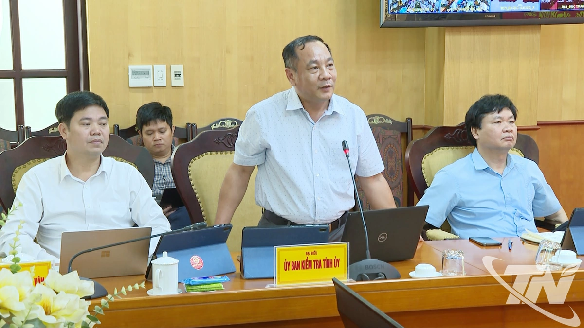 Các ý kiến chia sẻ, đề xuất giải pháp đẩy mạnh chuyển đổi số trong cơ quan Đảng.