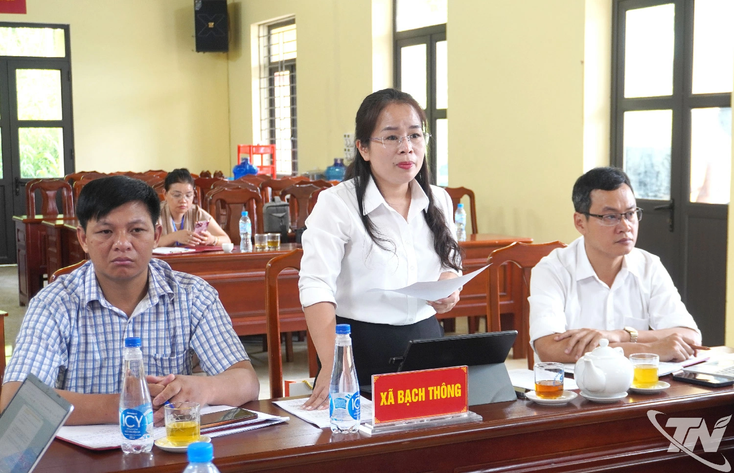 Đại diện lãnh đạo xã Bạch Thông kiến nghị tại buổi khảo sát.