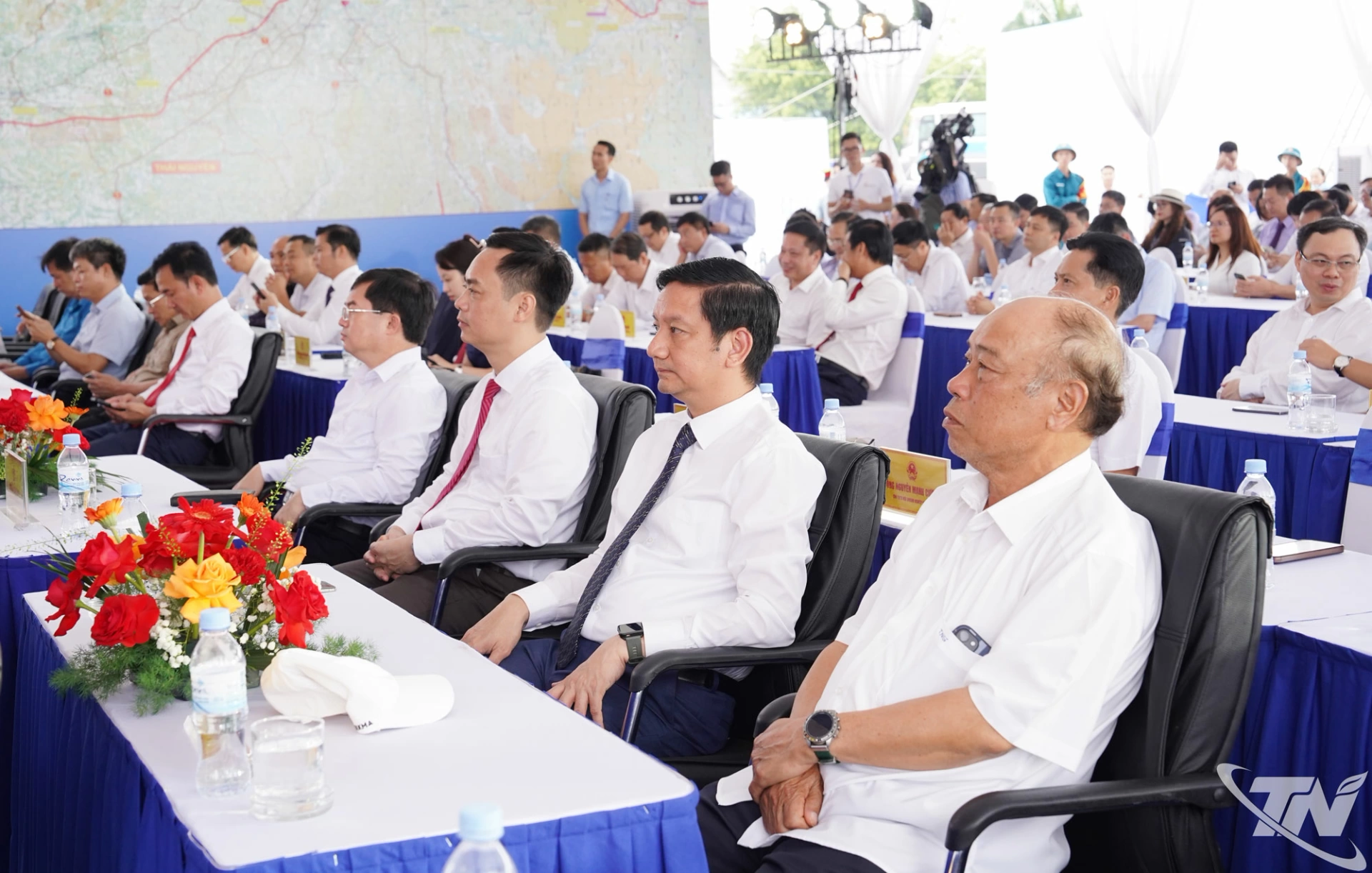 Các đại biểu dự Lễ khởi công.