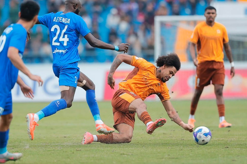 Trận đấu diễn ra rất căng thẳng, với nhiều điểm n&oacute;ng tr&ecirc;n s&acirc;n.