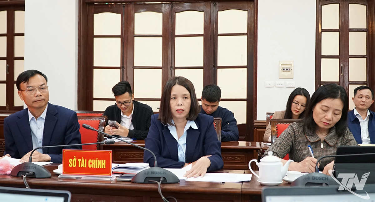 Đại diện Sở T&agrave;i ch&iacute;nh tại buổi l&agrave;m việc