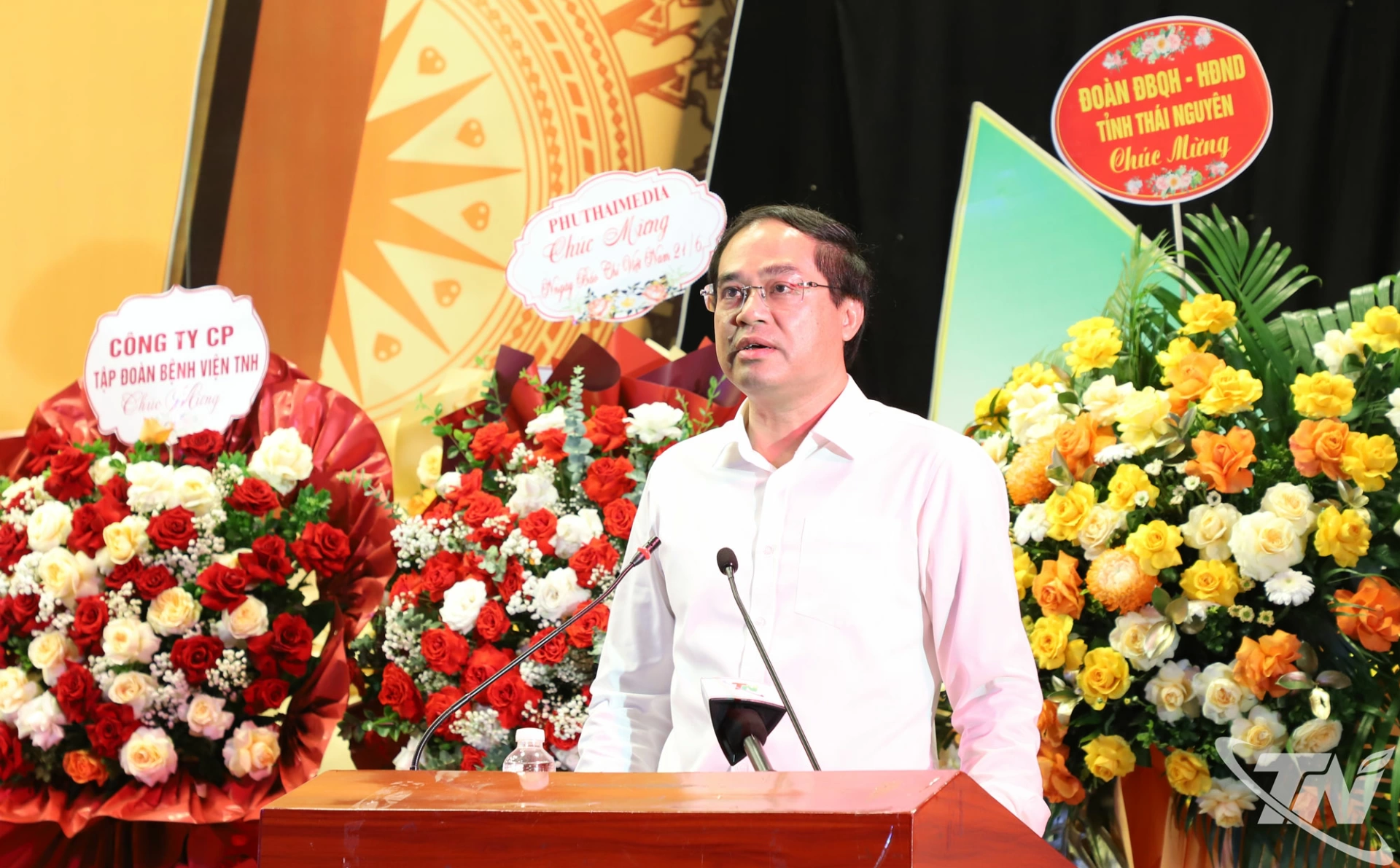 Đồng chí Bí thư Tỉnh ủy Trịnh Xuân Trường phát biểu chúc mừng tập thể Báo và Phát thanh, Truyền hình Thái Nguyên.