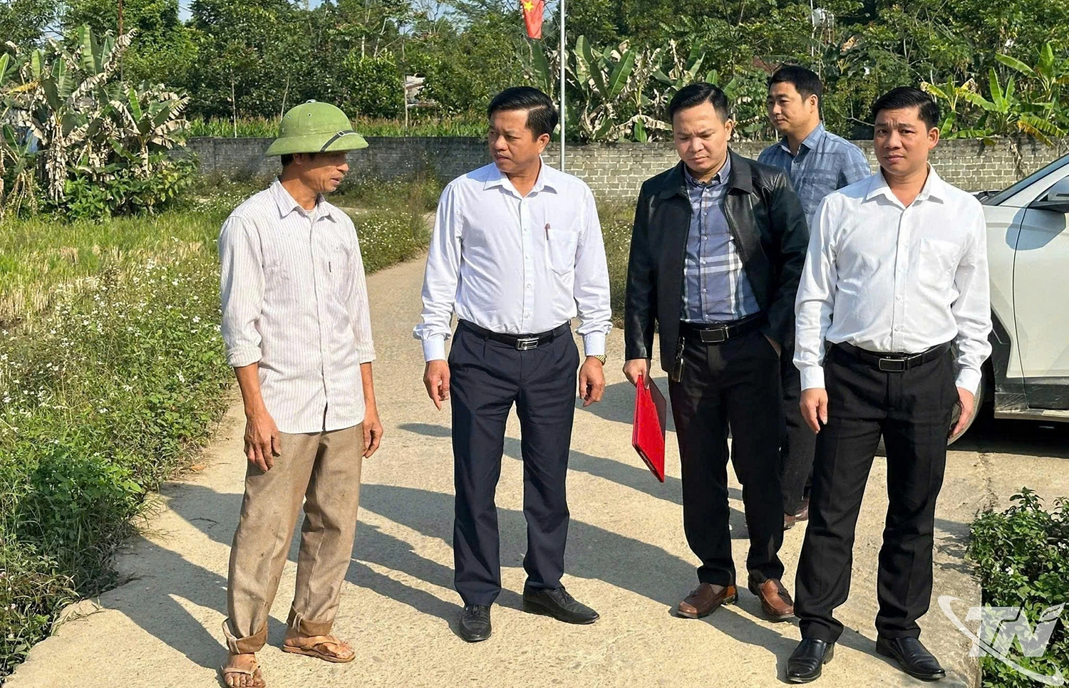 Lãnh đạo UBND phường Phúc Thuận kiểm tra thực tế tại cơ sở.