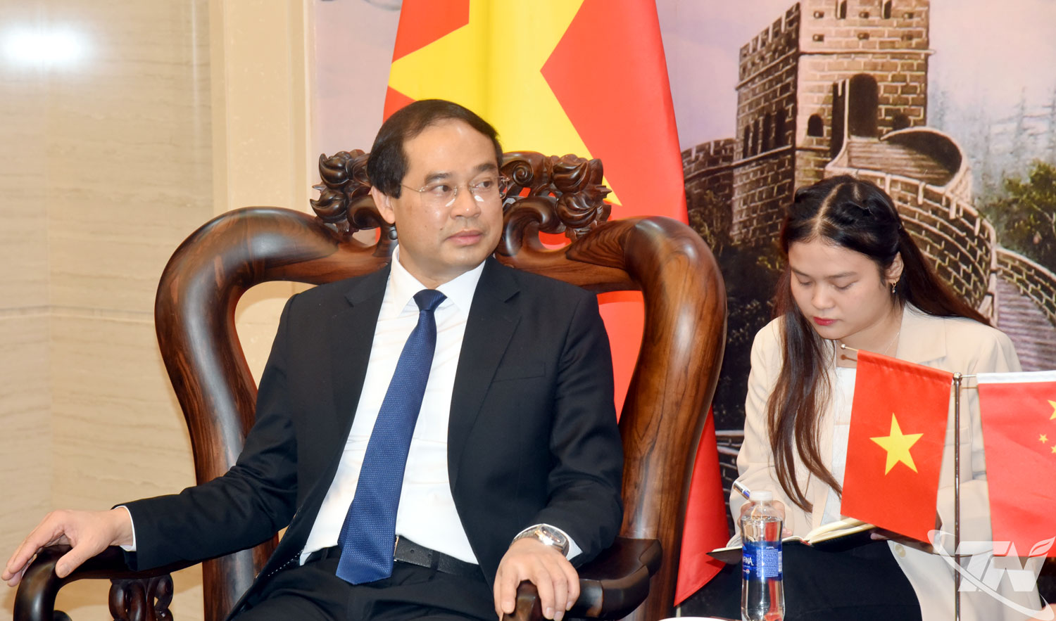 Đồng chí Trịnh Xuân Trường, Bí thư Tỉnh ủy trao đổi các định hướng hợp tác đầu tư và giải pháp hỗ trợ doanh nghiệp Trung Quốc tiếp tục mở rộng hoạt động sản xuất, kinh doanh trên địa bàn tỉnh