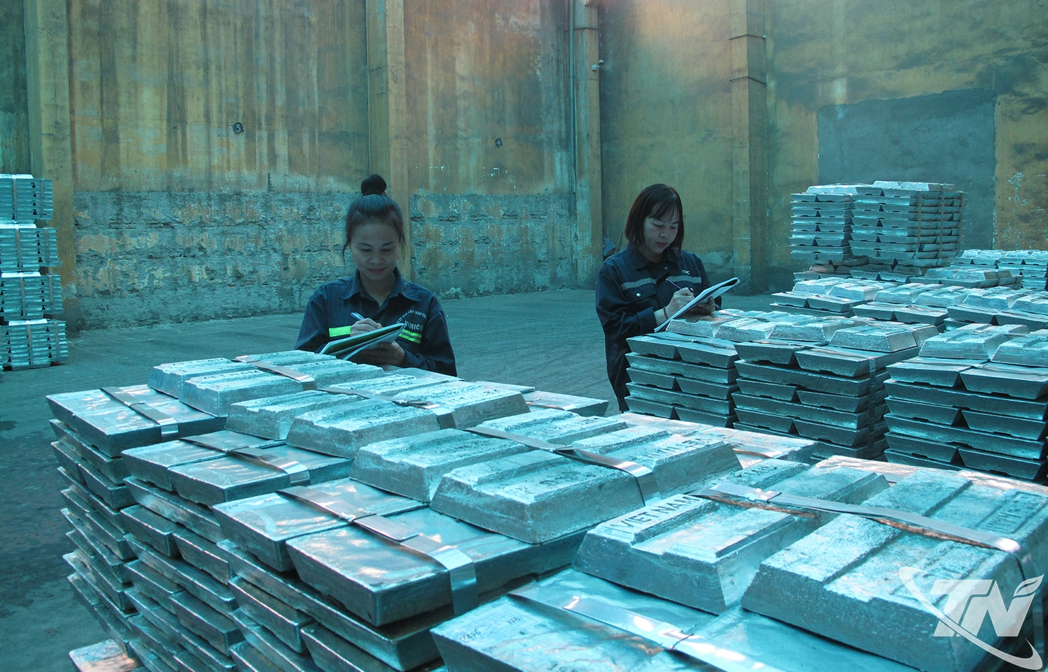 Sản phẩm kẽm thỏi 99,99% của Công ty CP Kim loại màu Thái Nguyên   năm 2025 đạt 12.300 tấn, vượt 4,24% kế hoạch và tăng 4,24%   so với năm 2024.