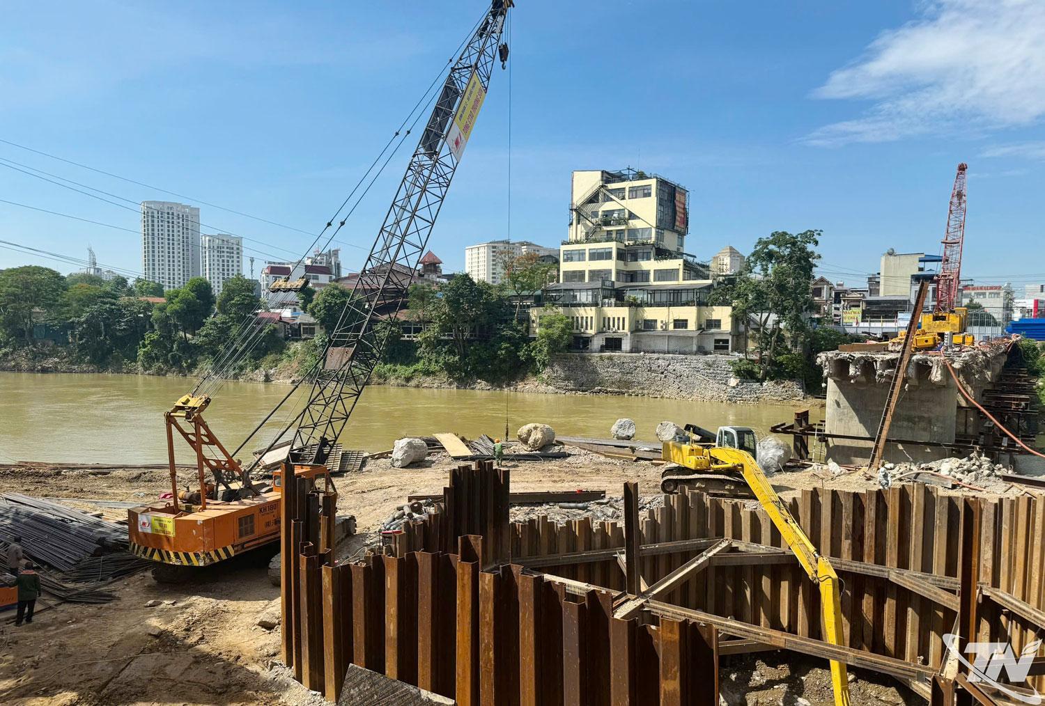 Dự án xây dựng mới cầu Gia Bảy đang được đẩy nhanh tiến độ thi công, phấn đấu sớm hoàn thành, đưa vào sử dụng.