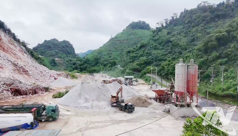 Công ty TNHH MTV Khoáng sản và Thương mại Đồng Nam xử lý bụi hiệu quả tại mỏ khai thác của đơn vị.