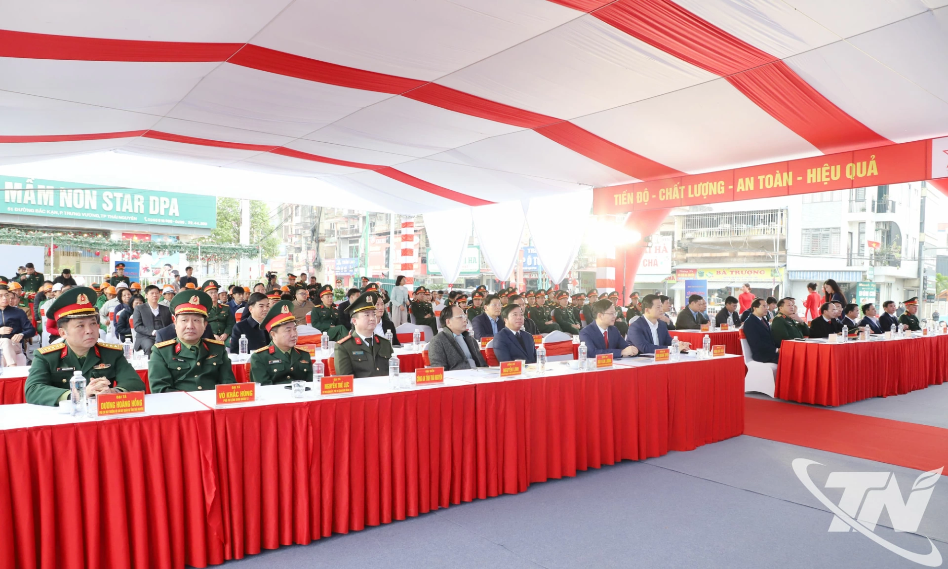 Các đại biểu dự Lễ khởi công.