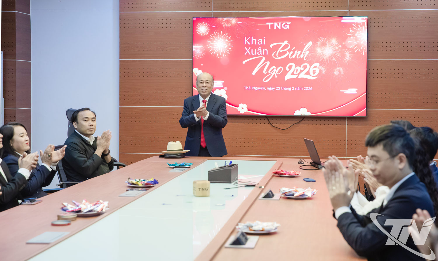 Ban lãnh đạo Công ty CP Đầu tư và Thương mại TNG gặp mặt đầu xuân.