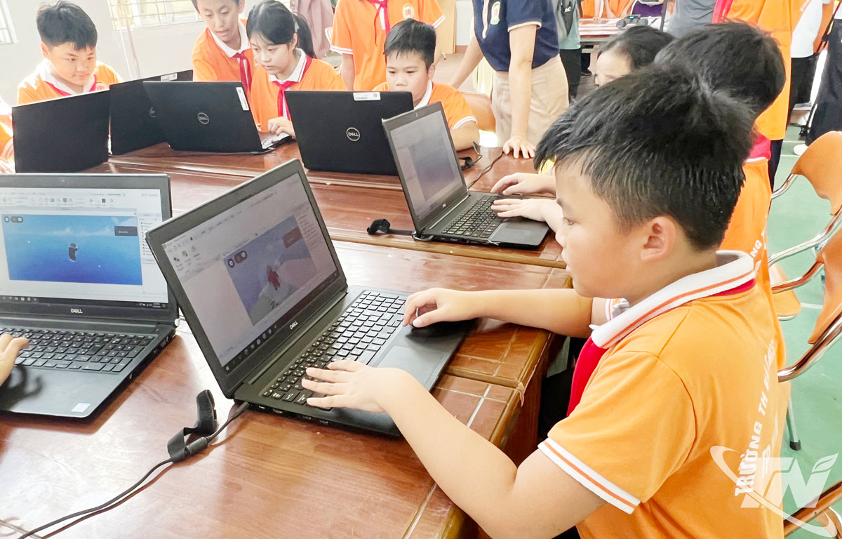 Ứng dụng trí tuệ nhân tạo (AI) vào dạy học tại Trường Tiểu học và THCS 915 Gia Sàng.